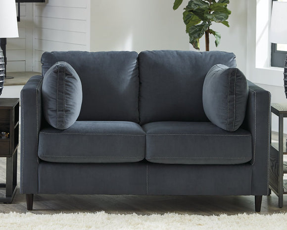 Kennewick Signature Design by Ashley Loveseat image
