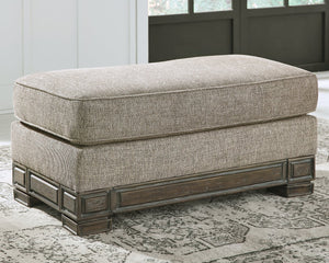 Einsgrove Signature Design by Ashley Ottoman image