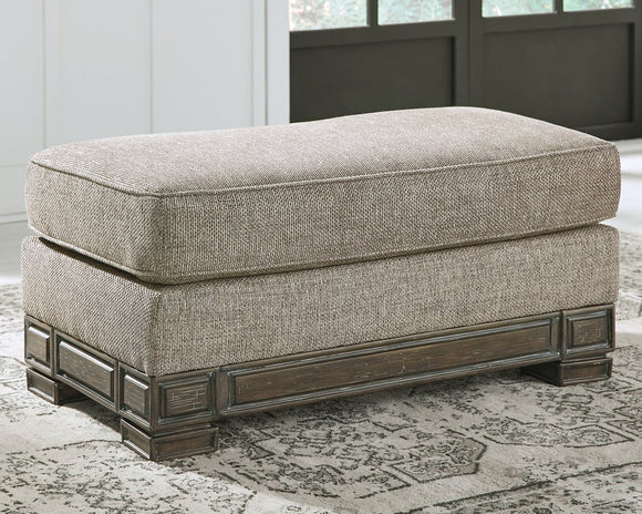 Einsgrove Signature Design by Ashley Ottoman image