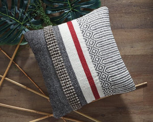 Jevin Signature Design by Ashley Pillow Set of 4 image