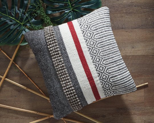 Jevin Signature Design by Ashley Pillow Set of 4 image