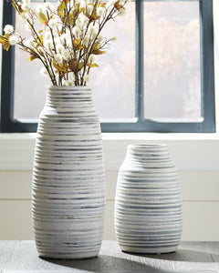 Donaver Signature Design by Ashley Vase Set of 2 image