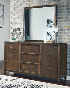 Kisper Signature Design by Ashley Dresser and Mirror image