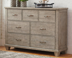 Naydell Benchcraft Dresser image