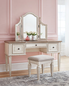 Realyn Signature Design by Ashley Vanity image