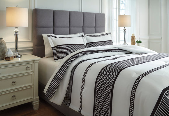 Masako Signature Design by Ashley Comforter Set Queen image