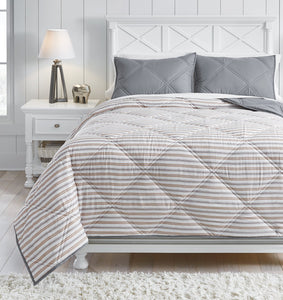 Rhey Signature Design by Ashley Comforter Set Full image